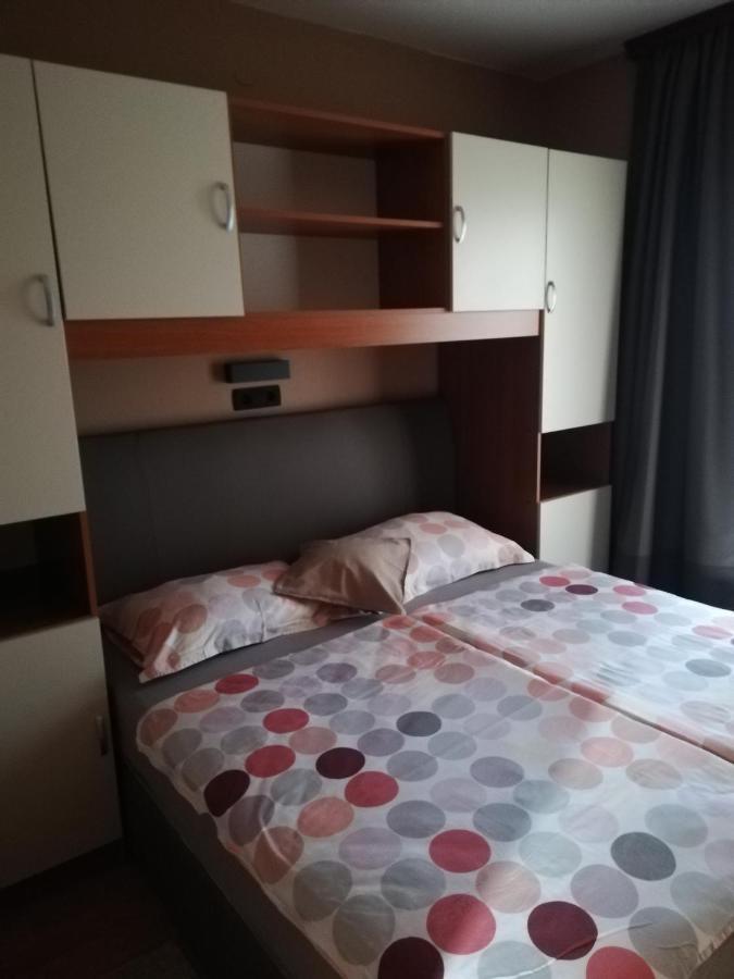 Apartmani Danijela Tomicic Lopar Ngoại thất bức ảnh